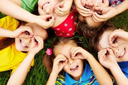 Nghiên cứu bất ngờ: Trẻ lớn lên trong nghèo khó lại dễ có EQ cao và thành công hơn
