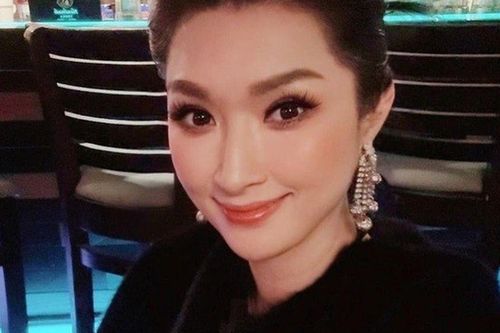 Từng nhiều lần đổ vỡ, mẹ đơn thân là ca sĩ, bà chủ phòng trà vẫn khiến đại gia quyết cưới
