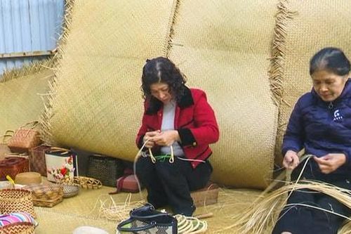 'Mở lối' cho làng nghề mây tre đan Hồng Vân