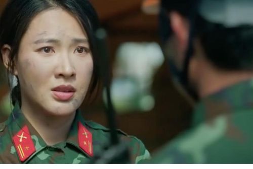 Sau khi cứu con gái Thượng tướng, Minh Kiên tiếp tục vào biển lửa tìm kiếm Lợi