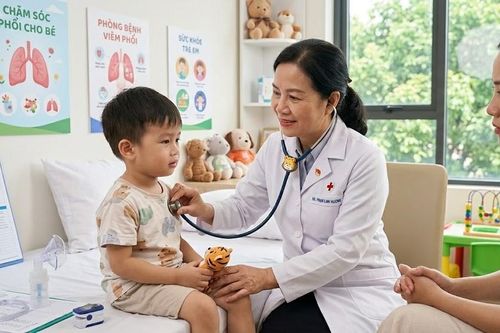Viêm phổi ở trẻ em: Phát hiện sớm và dùng thuốc đúng cách
