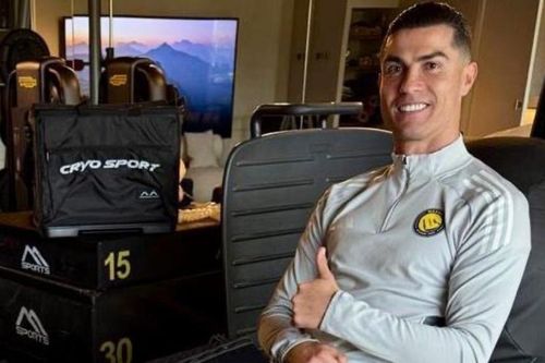 Ronaldo xuất hiện trở lại sau 7 ngày