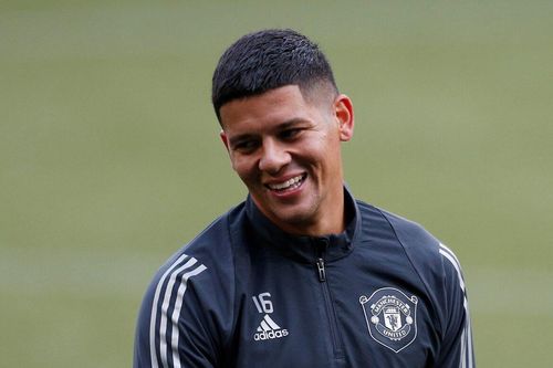 Van Gaal ký Rojo cho MU nhờ trò FIFA