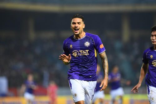 Hoàng Hên lập cú đúp giúp Hà Nội FC thắng CAHN trong trận derby thủ đô