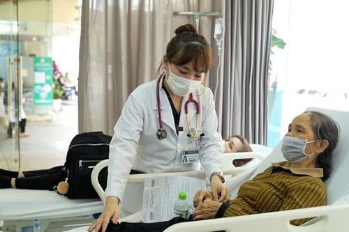 Nữ bác sĩ nơi ranh giới sinh tử