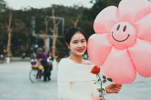 Phụ nữ cần nhiều hơn những bó hoa vào ngày 8/3