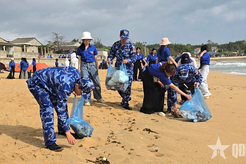 Tuổi trẻ Vùng Cảnh sát biển 2 ra quân 'Ngày Chủ nhật xanh'