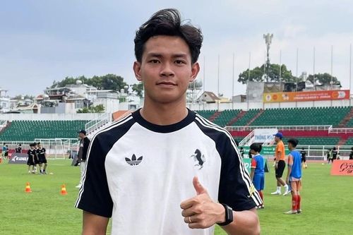 Tiền đạo Bùi Vĩ Hào: 'Gia đình, đặc biệt vợ tôi là nguồn động viên lớn để tôi sớm trở lại thi đấu'