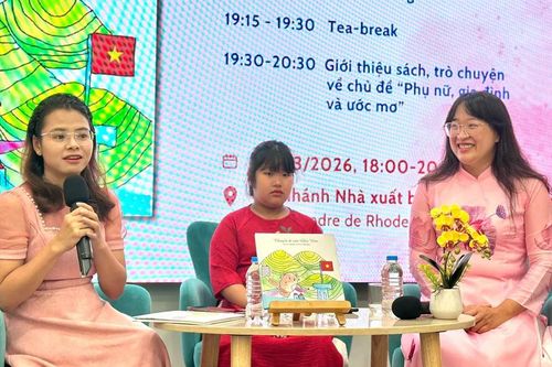 Mẹ và con gái cùng viết sách, truyền cảm hứng sống tích cực đến phụ nữ