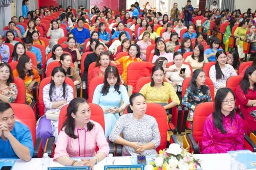 LĐLĐ TPHCM chăm lo nữ đoàn viên dịp 8-3