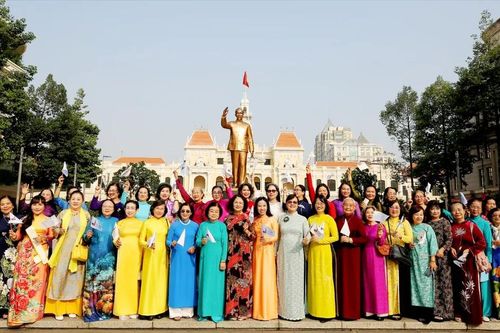 Phụ nữ TPHCM phát huy tinh thần đoàn kết, trách nhiệm và khát vọng vươn lên