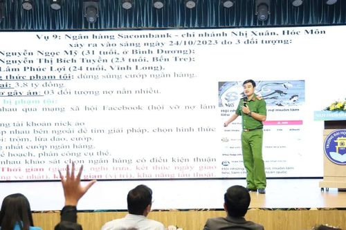 Cảnh giác bẫy lừa đảo tinh vi khi giao dịch ngân hàng