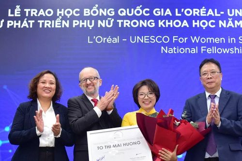 PGS.TS Tô Thị Mai Hương: Ngoài đam mê, phụ nữ nghiên cứu khoa học cần độ 'lì'