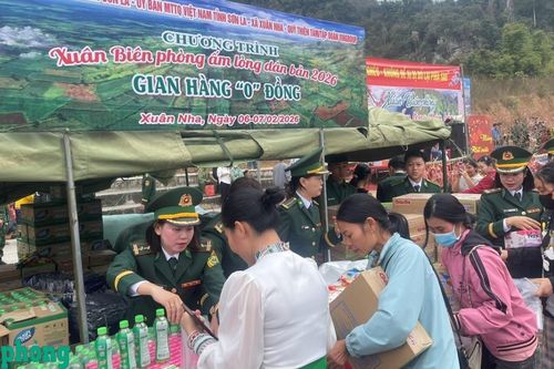 Những bông hoa quân hàm xanh nơi phên giậu Tổ quốc