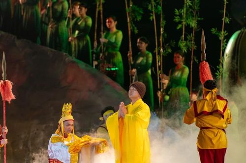 Hàng vạn người tham dự chương trình nghệ thuật tôn vinh di sản Yên Tử