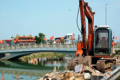 Thi công trở lại dự án thoát lũ 85 tỷ đồng bị nghẽn do 1 hộ dân 'án ngữ' mặt bằng