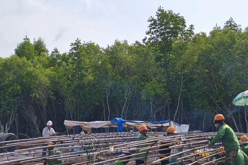 Tiến độ thi công cao tốc về Đất Mũi và cầu vượt biển ra đảo Hòn Khoai