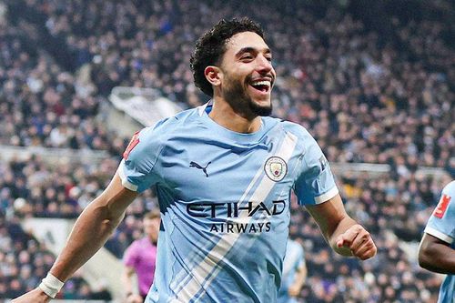 Marmoush lập cú đúp, Man City ngược dòng hạ Newcastle