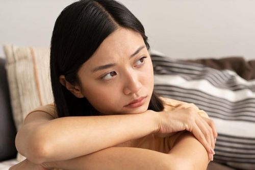 Thông gia đang thân thiết bỗng từ mặt nhau vì miếng thịt lợn