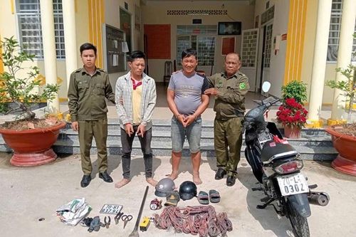Hai đối tượng trộm liều lĩnh dùng kéo chống trả quyết liệt khi bị vây bắt