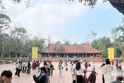 Không để du lịch tâm linh biến tướng, lợi dụng thành mê tín dị đoan