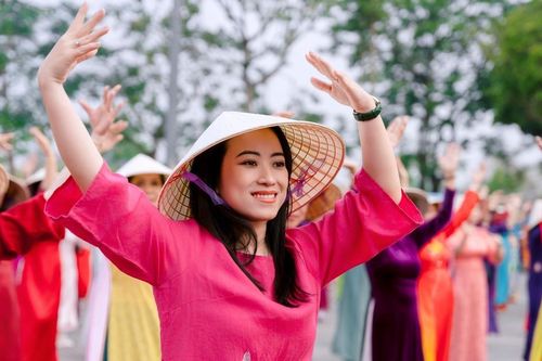 Ngày hội 'Rực rỡ tháng 3' thu hút gần 1.000 hội viên phụ nữ Huế