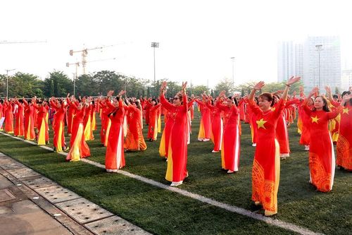 TPHCM: Hơn 3.000 người đồng diễn dân vũ kỷ niệm Ngày Quốc tế Phụ nữ 8/3