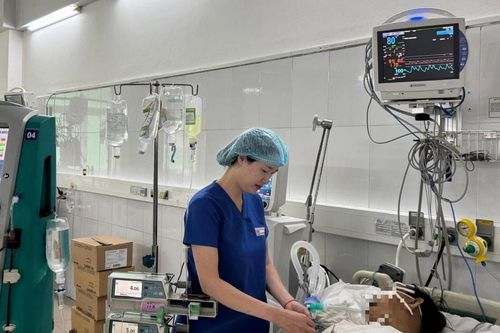 Những 'bóng hồng' lặng thầm vì sức khỏe cộng đồng