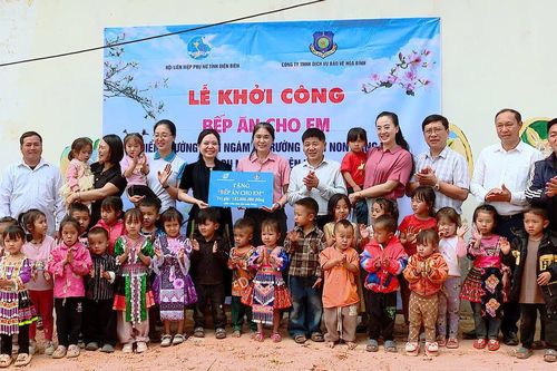 Xây dựng 'Bếp ăn cho em' tại điểm trường Nậm Ngám B