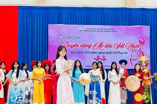 Nhiều hoạt động ý nghĩa kỷ niệm Ngày Quốc tế Phụ nữ 8/3 trong trường học
