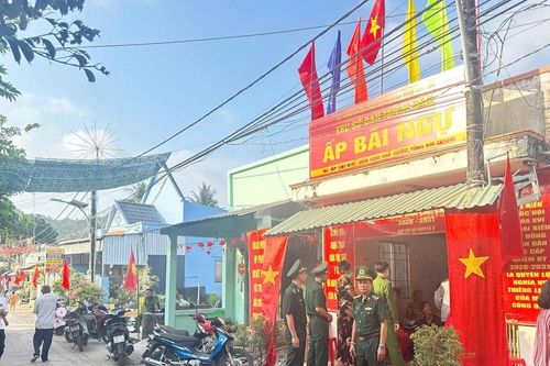An Giang: Hơn 2.000 cử tri đặc khu Thổ Châu tham gia bầu cử sớm đại biểu Quốc hội