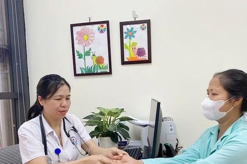 Nữ bác sĩ dành trọn tâm huyết cho nghiên cứu và điều trị ung bướu