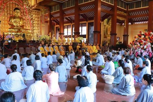 Khai giảng khóa tu Ngày an lạc với chủ đề 'Xuân trong cửa thiền' tại Việt Nam Quốc Tự