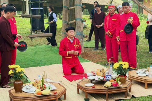 Vui hội Ví đu của người Mường tại Hà Nội