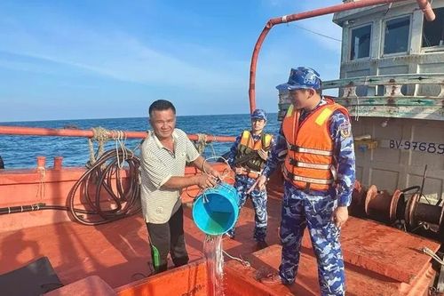 Bắt giữ tàu vận chuyển trái phép hơn 50.000 lít dầu diesel