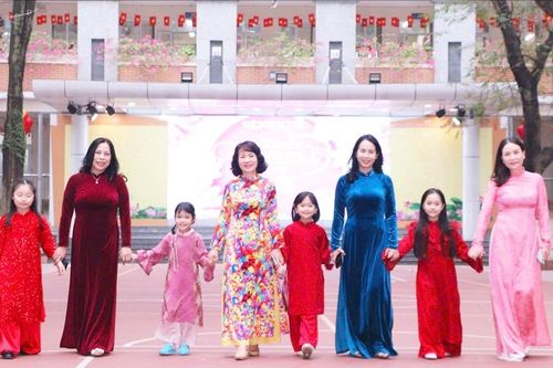 Lan tỏa nét đẹp nét đẹp văn hóa trong tà áo dài
