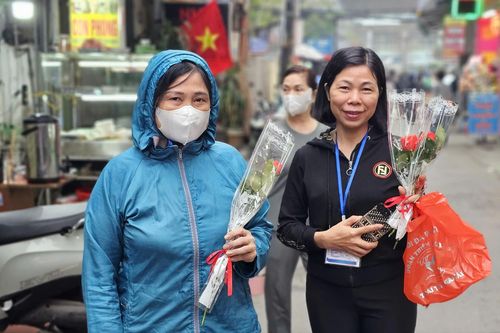 8/3 ở xóm trọ ung thư: Những đóa hoa của nghị lực
