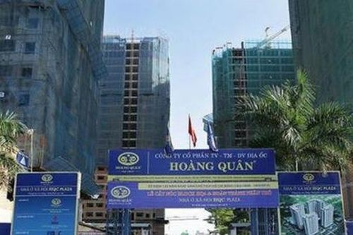 Địa ốc Hoàng Quân (HQC) phát hành cổ phiếu hoán đổi 500 tỷ đồng nợ: Lãi ròng 2025 vượt kế hoạch, doanh thu cốt lõi sụt giảm