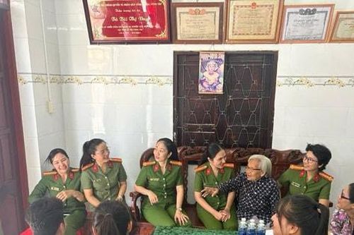 Công an TP Hồ Chí Minh tổ chức nhiều hoạt động tri ân phụ nữ nhân dịp 8-3