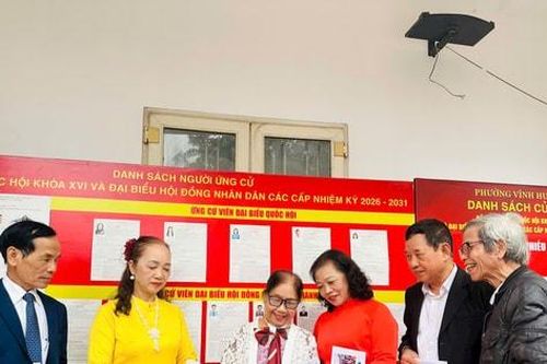 Khi những vần thơ trở thành nhịp cầu tuyên truyền bầu cử