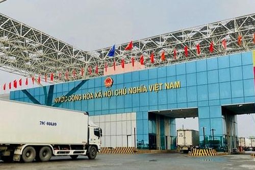 Gần 700 tấn hàng hóa thông quan sau 2 ngày thí điểm cuối tuần tại cửa khẩu Móng Cái
