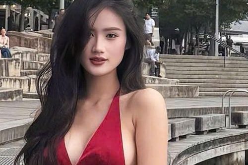 Hoa hậu quê Gia Lai khoe vóc dáng 'mình hạc xương mai' khi du học Úc