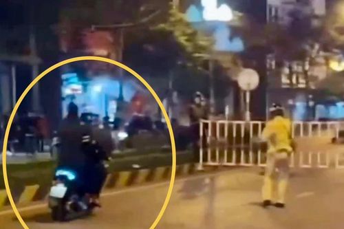 Xử lý nhóm thanh niên 'kẹp 3', lao xe máy tốc độ cao để 'thông chốt'