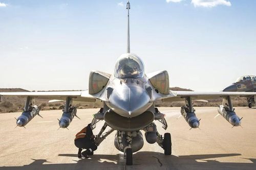 Israel hé lộ cấu hình tiêm kích F-16I mang 4 tên lửa Rampage cho đòn đánh tầm xa