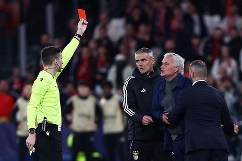 Mourinho nổi giận sau trận derby Benfica - Porto