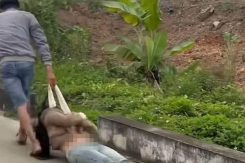 Công an xác minh video cô gái bị thanh niên đánh, kéo lê trên đường