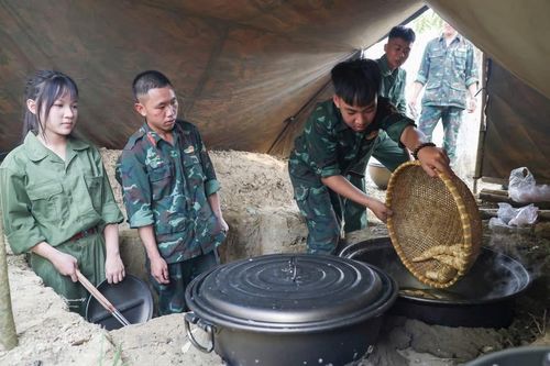 'Bếp Hoàng Cầm và Bữa cơm chiến sĩ' - khơi dậy ký ức hào hùng Chiến thắng Điện Biên Phủ
