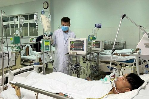 Ba người nhập viện sau khi ăn cá ủ chua, nghi ngộ độc botulinum