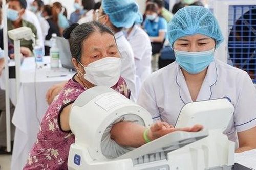 Tạo đột phá cho công tác bảo vệ, chăm sóc sức khỏe nhân dân