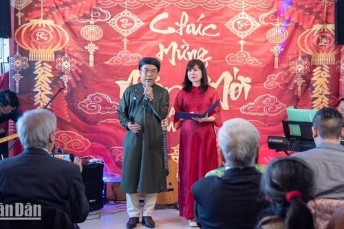 Kiều bào tại Pháp mừng xuân mới với những giai điệu quê hương